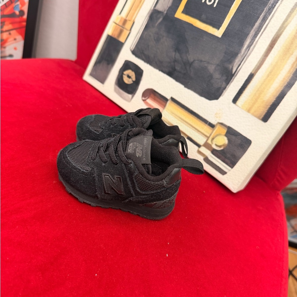 New Balance Kids Black Mesh & Suede Sneaker